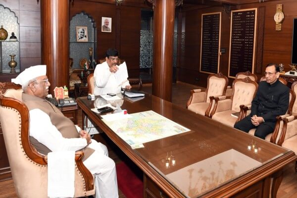 नव नियुक्त राज्य सूचना आयुक्त सुनील शर्मा ने राज्यपाल हरिभाऊ बागडे से की शिष्टाचार भेंट