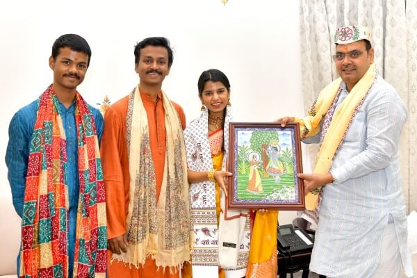 मुख्यमंत्री भजनलाल शर्मा से विधायक मैथिली ठाकुर की शिष्टाचार भेंट, सांस्कृतिक विरासत पर हुई चर्चा