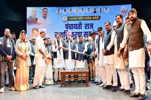 पंचायतीराज सशक्तिकरण सम्मेलन में कांग्रेस का सरकार पर बड़ा हमला, चुनाव नहीं हुए तो आमरण अनशन की चेतावनी