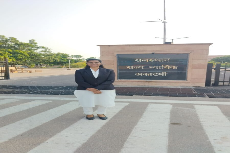 पहले प्रयास में आरजेएस परीक्षा में दीक्षिका ब्रह्मभट्ट ने पाई सफलता, 94 वीं रैंक से परिवार का सपना किया साकार
