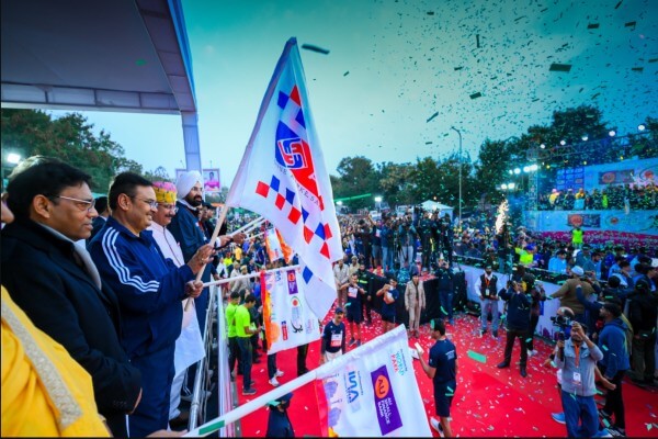 एयू जयपुर मैराथन 2026: फिटनेस, देशभक्ति और एकता के संदेश के साथ हजारों धावकों ने लगाई दौड़  