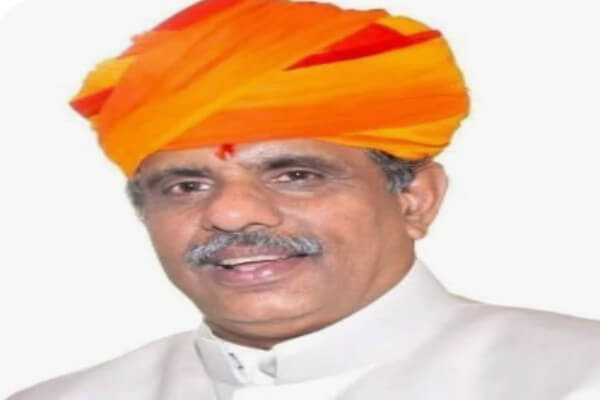 सरकारी डॉक्टरों की निजी प्रैक्टिस पर रोक के आदेश पर स्वास्थ्य मंत्री खींवसर बोले—डॉक्टरों से राय लेकर ही होगा निर्णय, समिति गठित