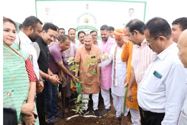 अजमेर नगर निगम द्वारा पुष्कर गौशाला में वृहद् वृक्षारोपण कार्यक्रम सम्पन्न