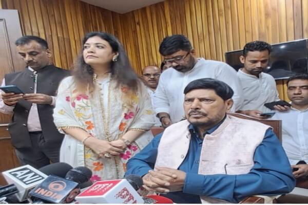 जनकल्याणकारी योजनाओं का लाभ अंतिम व्यक्ति तक पहुंचाना केंद्र की प्राथमिकता: रामदास अठावले