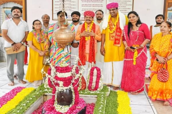 सांगानेर की पिंजरापोल गौशाला में सहस्त्र घटाभिषेक, गौ माता को राज्य माता का दर्जा देने की प्रार्थना