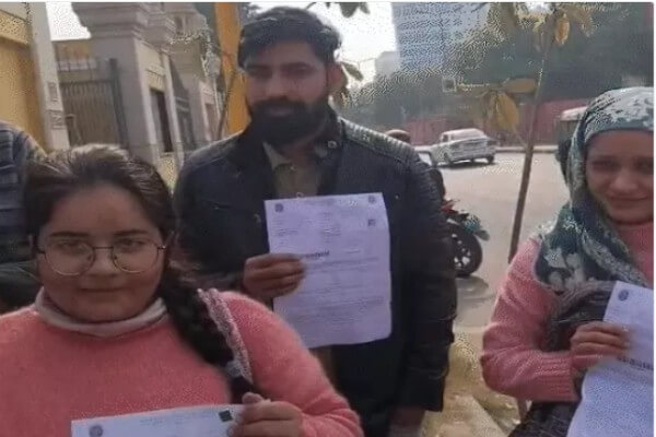 जयपुर में सीनियर टीचर भर्ती परीक्षा में बड़ी लापरवाही: अभ्यर्थियों को गलत OMR शीट, व्हाइटनर से सुधार का दबाव, अतिरिक्त समय भी नहीं मिला, हंगामा