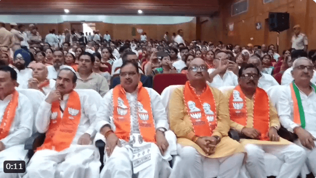 बिना पॉलिटिकल बैकग्राउंड वाले युवाओं के राजनीति में आने से लोकतंत्र मजबूत और देश में नई सोच और ऊर्जा का संचार होगा: मोदी