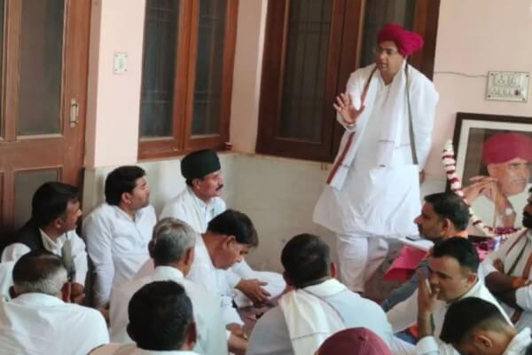 हिंडौन सिटी में गुर्जर आरक्षण संघर्ष समिति की बैठक, सरकार पर वादाखिलाफी का आरोप, आंदोलन तेज करने की चेतावनी