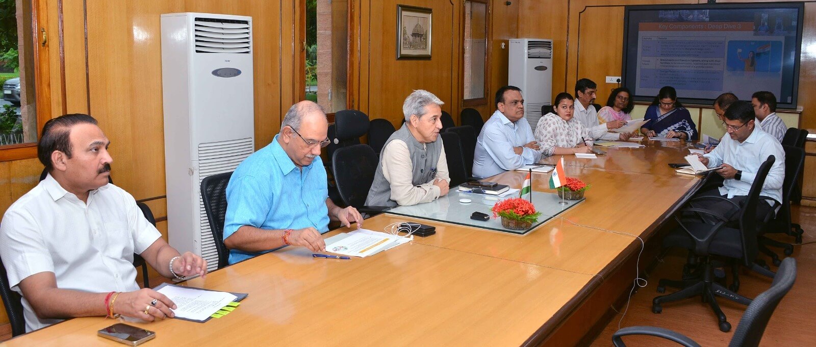 मुख्य सचिव पंत ने हर घर तिरंगा अभियान' के तहत घर-घर में फहराएं तिरंगा कार्यक्रम को लेकर जिला कलक्टरों से की समीक्षा बैठक, कहां पहले से बेहतर हो कार्यक्रम