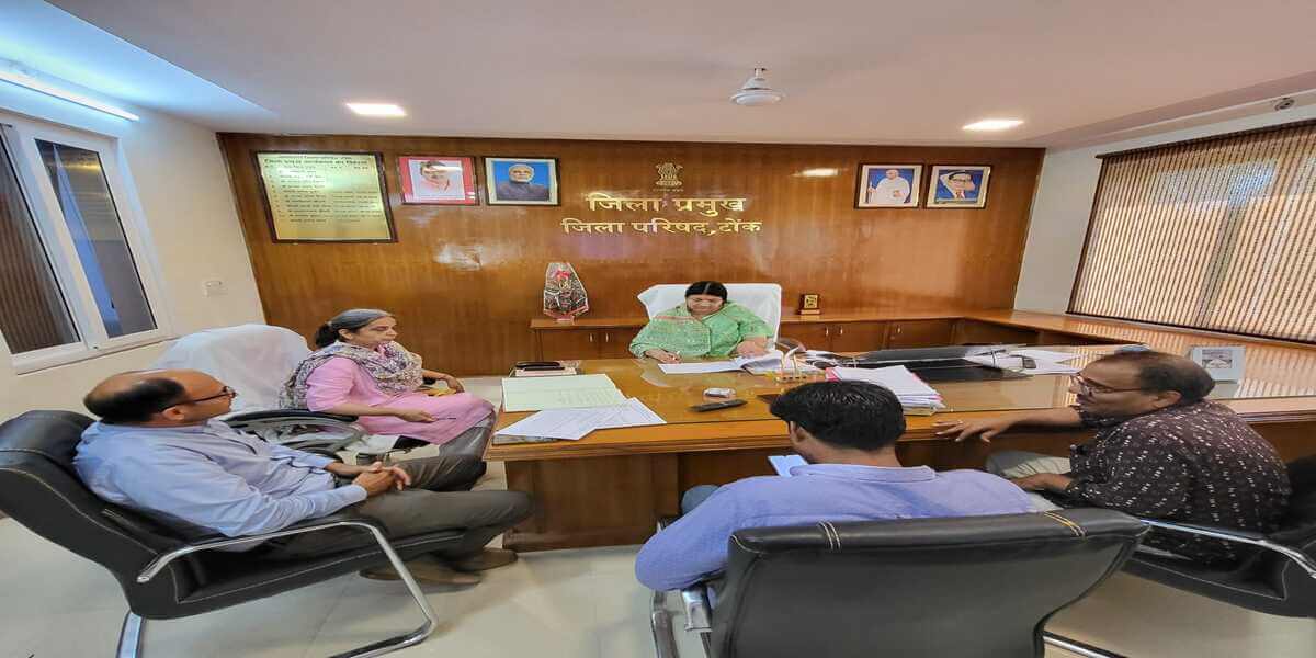 जिला प्रमुख बसंल ने तृतीय श्रेणी अध्यापक पदो एवं अनुकम्पा नियुक्ति के तहत कनिष्ठ लिपिक के पद पर दी नियुक्ति