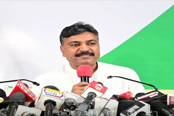 नीट पेपर लीक पर नेता प्रतिपक्ष टीकाराम जूली का हमला, बोले- शिक्षा मंत्री धर्मेंद्र प्रधान इस्तीफा दें और छात्रों से माफी मांगें