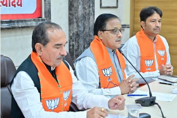 भाजपा प्रदेश प्रभारी डॉ. राधा मोहनदास अग्रवाल का कांग्रेस पर तीखा हमला: ‘कांग्रेसी नेता द्वेष और संघर्ष से भरे’