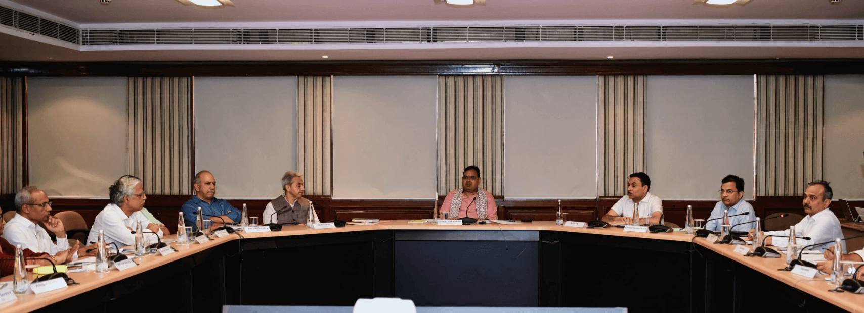 मुख्यमंत्री की समीक्षा बैठक: रोजगार उत्सव से युवाओं के सपने हो रहे साकार, बजट घोषणाओं की समयबद्ध क्रियान्विति पर जोर