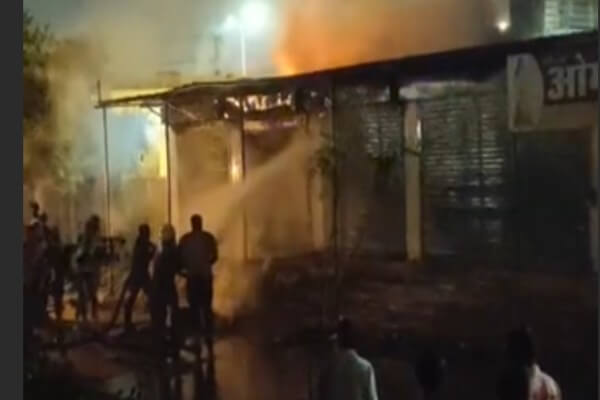 जयपुर में अवैध गैस रिफिलिंग के दौरान लगी आग, डेकोरेशन की दुकान जलकर राख