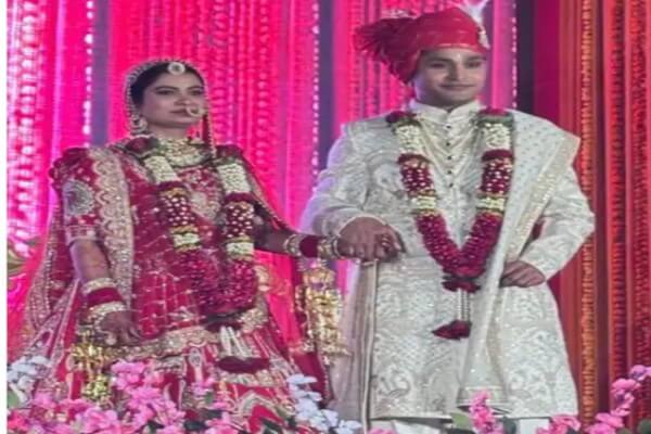 कोटा के चंबल रिवर फ्रंट पर IPS सुजीत शंकर और IAS चारू ने लिए सात फेरे: शौर्य घाट पर हुआ पारंपरिक विवाह