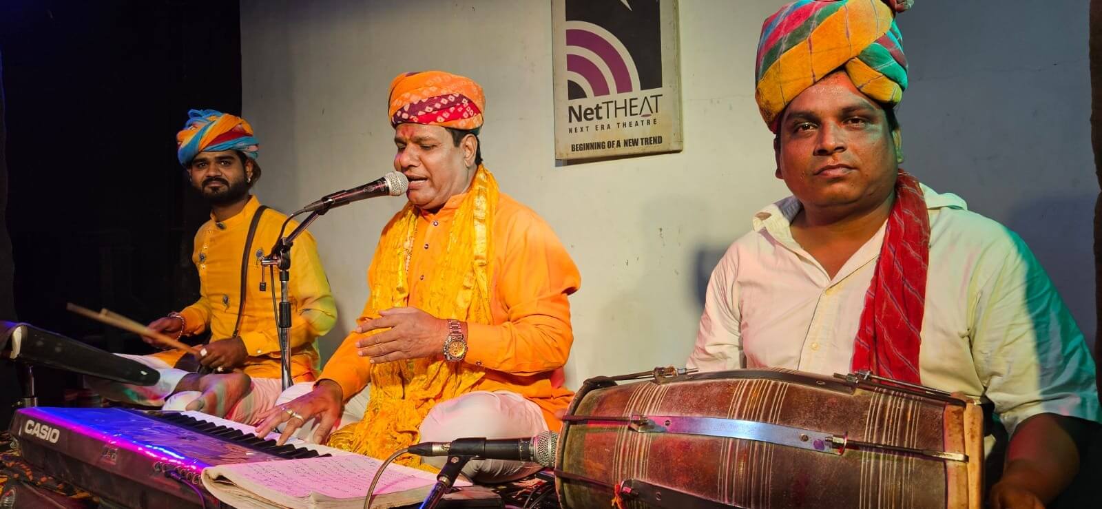 नेट-थियेट पर राजस्थानी लोकगीतों की रंगारंग संध्या: पंडित सुरेश पांचाल ने लोक धारा में बहाया दर्शकों को
