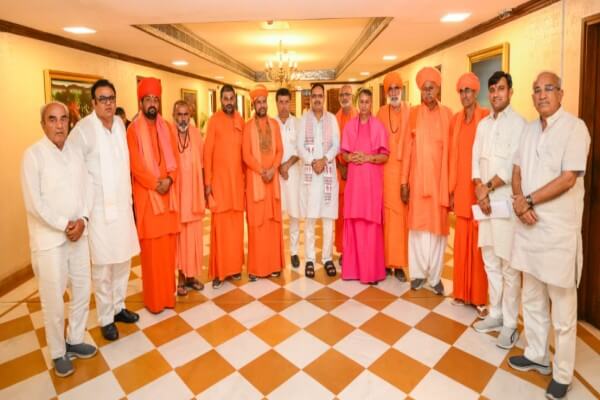 बिश्नोई समाज के प्रबुद्धजनो  से मुख्यमंत्री शर्मा ने की मुलाकात और पर्यावरण संरक्षण को लेकर की चर्चा, कहा, सरकार पर्यावरण संरक्षण को लेकर गंभीर