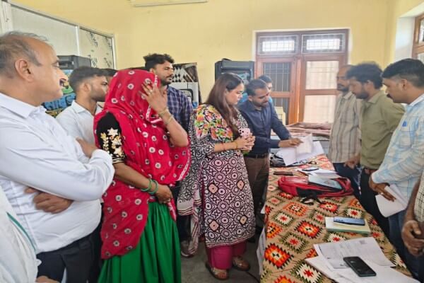 सेवा शिविरों में आमजन को मिले त्वरित और पारदर्शी समाधान, जिला कलेक्टर टीना डाबी ने किया निरीक्षण