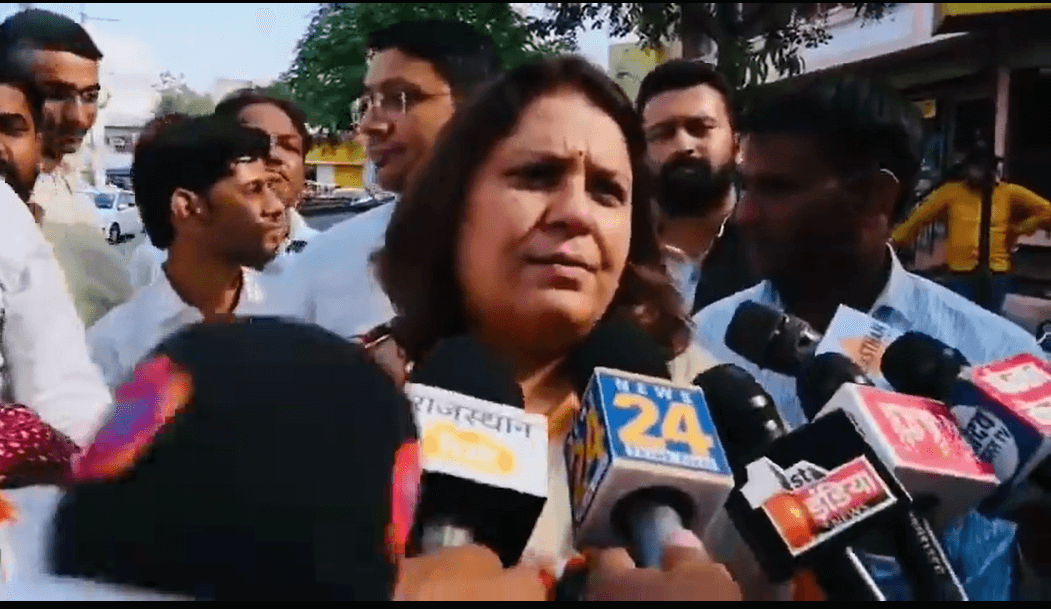 कांग्रेस की सोशल मीडिया प्रमुख सुप्रिया श्रीनेत ने भाजपा नेताओं के आरोपों पर किया तीखा पलटवार: पूछा- किसे दी जा रही है क्लीन चिट ?