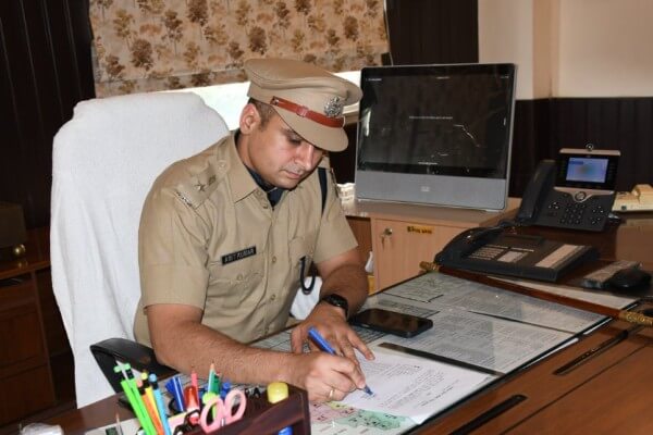 शादी में तस्करों की मौजूदगी पड़ी भारी: झालावाड़ के सिपाही को नौकरी से बर्खास्त