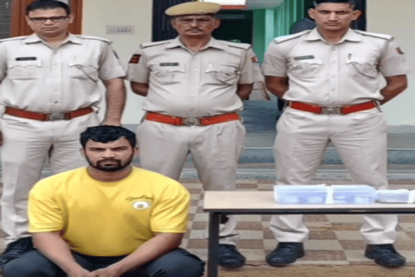 जयपुर में 4 लाख रुपए के नकली नोटों के साथ युवक डिटेन, एसओजी और जयपुर ग्रामीण पुलिस की संयुक्त कार्रवाई