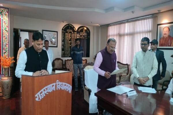 अंता के नवनिर्वाचित कांग्रेस विधायक प्रमोद भैया जैन को विधानसभा अध्यक्ष देवनानी ने दिलाई शपथ