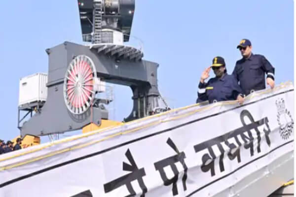 राष्ट्रपति द्रौपदी मुर्मू ने कारवार नेवल बेस पर पनडुब्बी INS वाघषीर में की यात्रा, इतिहास रचा