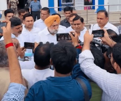 कांग्रेस में ‘आया राम-गया राम’ पर सख्ती, रंधावा का बड़ा बयान: अगले छह साल तक टिकट के कोई अधिकार नहीं 