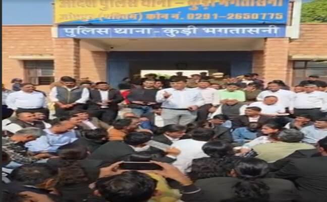 जोधपुर वकील दुर्व्यवहार प्रकरण: SHO सस्पेंड, पुलिसकर्मी लाइन हाजिर, IPS अधिकारी करेंगे जांच — हाईकोर्ट ने पुलिस कमिश्नर को दी कड़ी फटकार