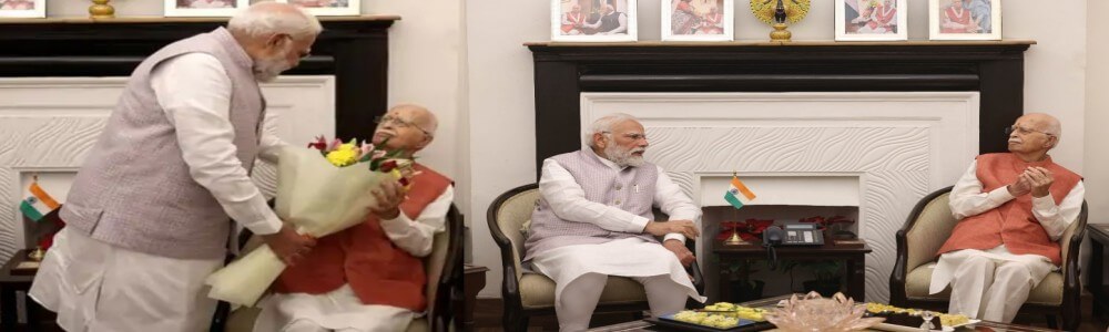 PM मोदी ने लालकृष्ण आडवाणी से उनके आवास पर मुलाकात की, 98वें जन्मदिन पर दी शुभकामनाएं