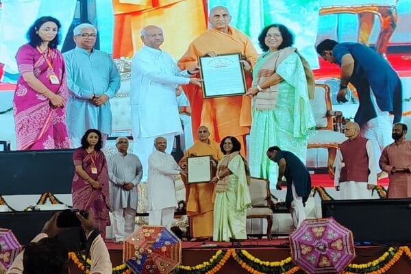 एबीआरएसएम के 9 वें राष्ट्रीय अधिवेशन में तीन शिक्षकों को मिला शिक्षा भूषण सम्मान, गुरु की महिमा पर बल