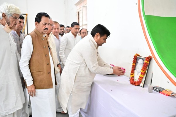 कांग्रेस के पूर्व प्रदेशाध्यक्ष स्वर्गीय नवल किशोर शर्मा को डोटासरा सहित कांग्रेसजनों ने दी श्रद्धांजलि