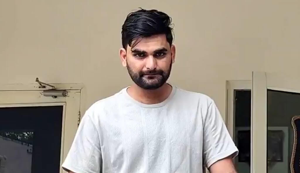 राजस्थान चतुर्थ श्रेणी भर्ती परीक्षा में नकलकांड, स्मार्ट वॉच से पेपर आउट करते पकड़ा गया बीटेक ग्रेजुएट