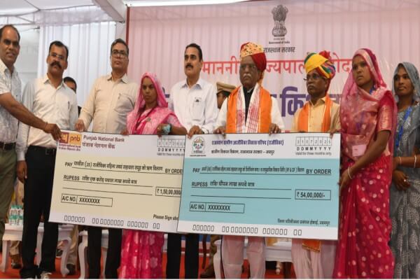 राज्यपाल हरिभाऊ बागडे ने कार्यकाल के एक वर्ष पर कोटड़ा में की जनसंवाद यात्रा: जनजातीय क्षेत्र में शिक्षा और योजनाओं को बताया विकास की कुंजी